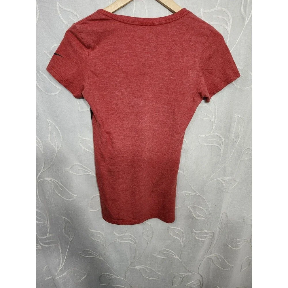 Cincinatti Reds Nike Short Sleeve Womens Tshirt Small Vneck